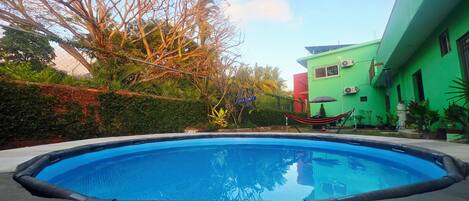 Piscina externa, piscina aquecida