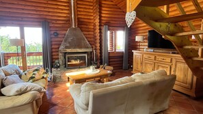TV, fireplace - Holiday Home 'Chalet Near The 7 Laux Resort' with Mountain View and Wi-Fi (LAVAL EN BELLEDONNE)