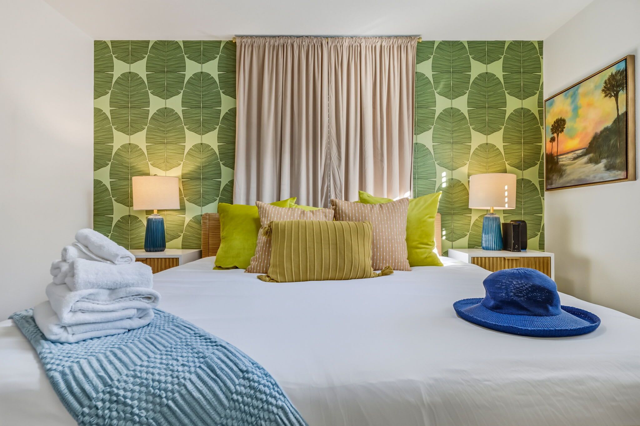 3 bedrooms, desk, iron/ironing board, travel cot