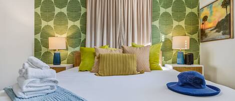 3 bedrooms, desk, iron/ironing board, travel cot