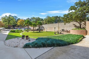 Property grounds - Artsy High-rise Condo (Columbia)