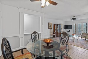 Dining - Artsy High-rise Condo (Columbia)