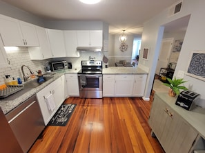 Fridge, microwave, oven, stovetop - Elegantly Designed Condo (Columbia)