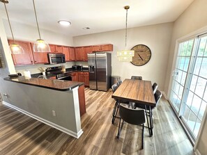 Fridge, microwave, oven, stovetop - Chapin 3/2/2 Remodeled in 2025 (Lexington County)