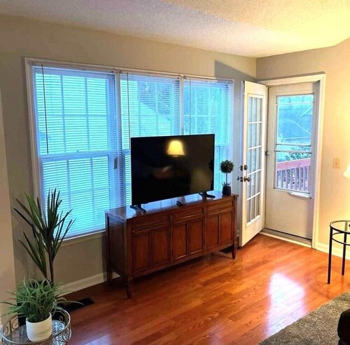 Northeast Cola 2 bedroom Retreat