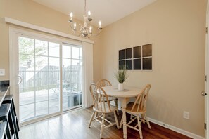 Dining - Classy 2br Townhome (Lexington County)