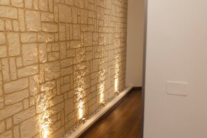 30-inch Smart TV with satellite channels - mare nel cuore rooms (Salerno)