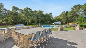 Outdoor dining - Charming, Family-Friendly Getaway in Westhampton, Just Minutes from the... (Westhampton)