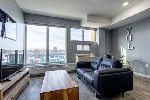 Executive 2-Bedroom Apartment in Regina | Metro 1827 Apartment