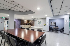 Dining - Executive 2-Bedroom Apartment in Regina | Metro 1827 Apartment (Regina)