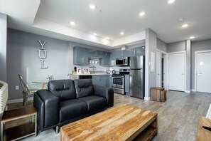 TV - Executive 2-Bedroom Apartment in Regina | Metro 1827 Apartment (Regina)