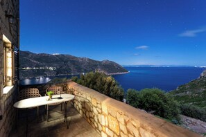 2 bedrooms, Internet - Taenarioum Antico - Mani Stone Tower With Sea View (East Mani)