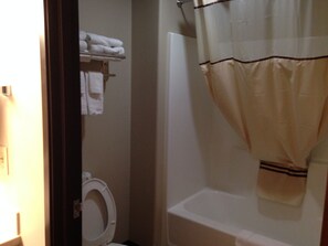 Bathroom - Logan Creek Inn (Randolph)