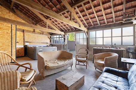 TV. Eco-Gîte La Charmante Des Vallons: Spacious Retreat with Spa and Stone Annex