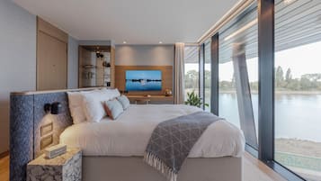 In-room safe, iron/ironing board, free WiFi