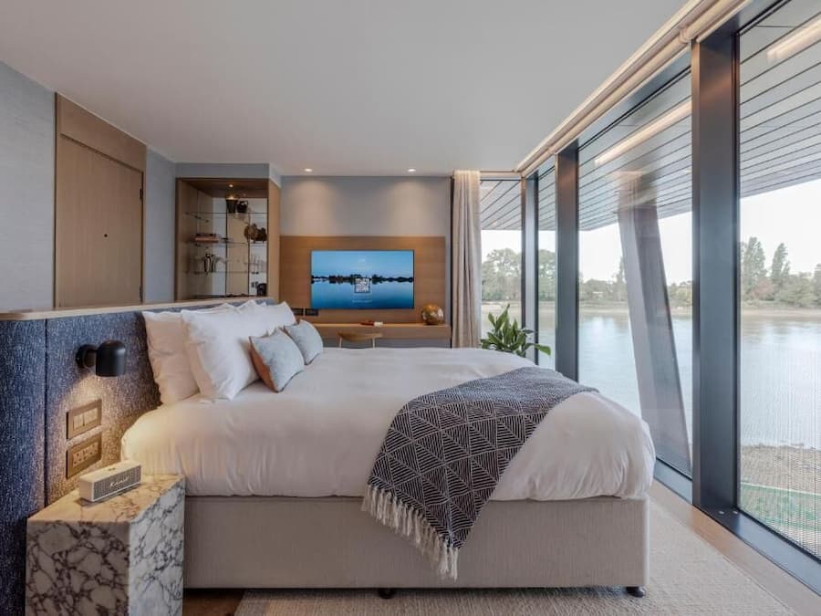 Habitación doble Premium, vista al río | Ropa de cama de alta calidad, camas con pillow-top y minibar