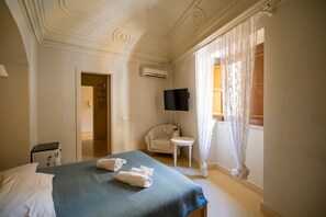 1 bedroom, Internet, bed sheets - Square Theater View Flat (Catania)