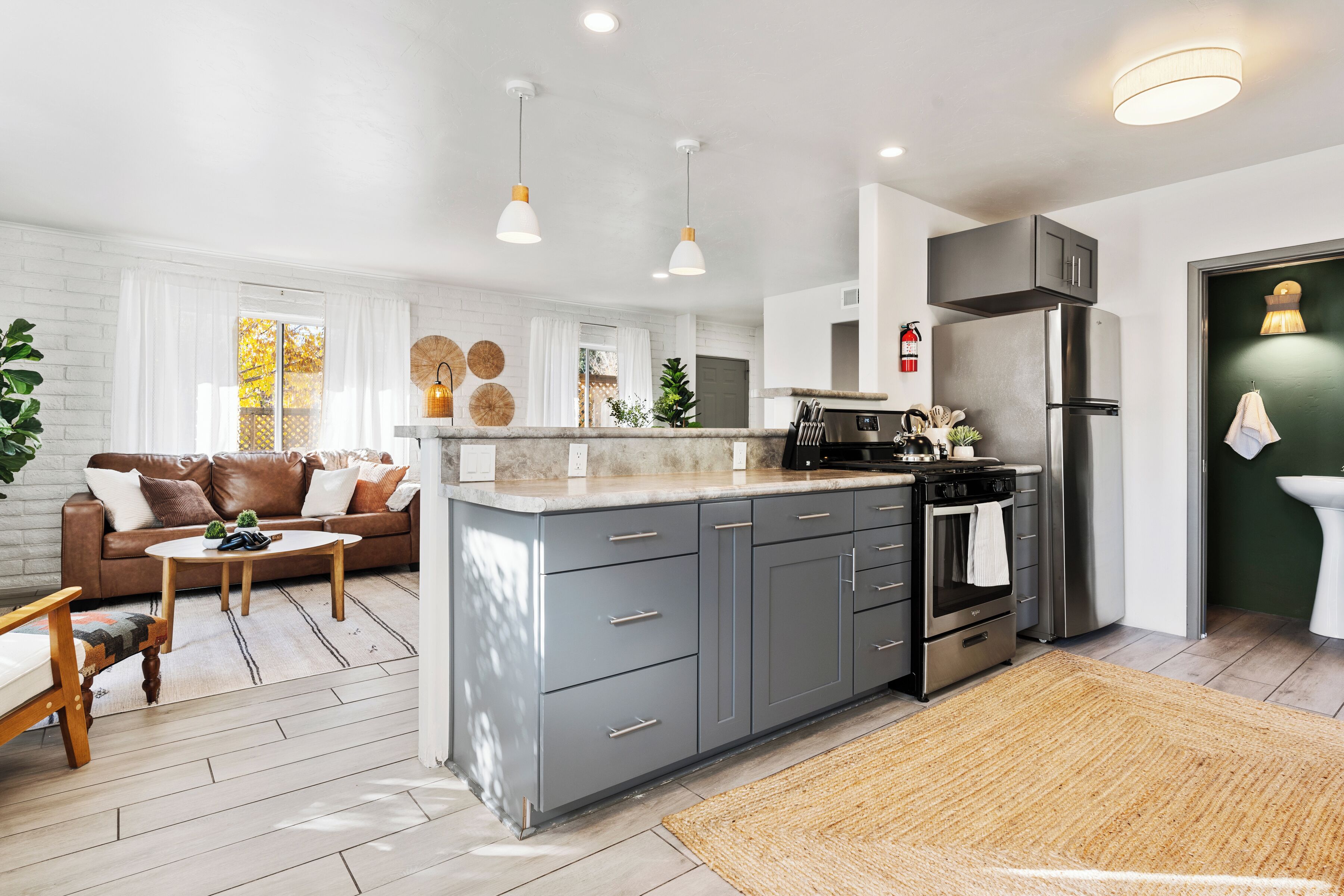 Microones, forn, placa de cuina i rentaplats 