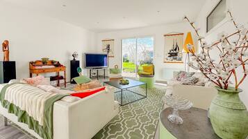 Télévision, cheminée