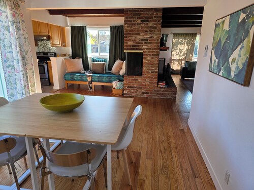 Winchester~Santana Row~bright 4 bedroom quiet cottage lane~9 beds!~large groups