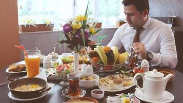 Desayuno buffet incluido todos los días