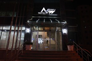 Exterior - New Baku Hotel (Baku)