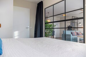 Iron/ironing board, WiFi, bed sheets - Luv & Lee BalticLoft - loft character meets Baltic Sea flair with sauna & fireplace (Zingst)
