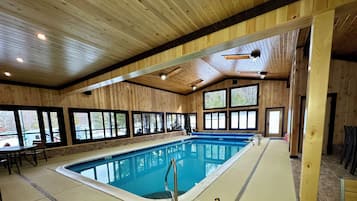 Alberca techada y alberca climatizada