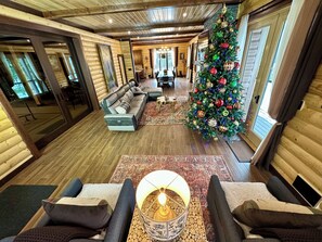 Televisión y chimenea