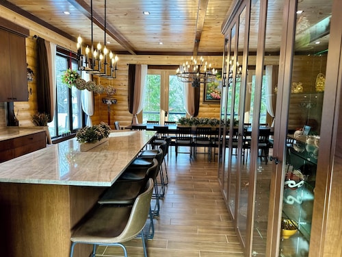 A Hidden Gem at Hunter Mtn with INDOOR HEATED POOL