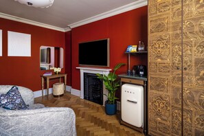 Grand Double Room | Minibar, in-room safe, blackout curtains, iron/ironing board - Bertrand's Townhouse (London)