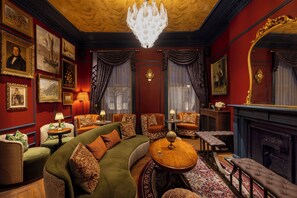 Lobby sitting area - Bertrand's Townhouse (London)