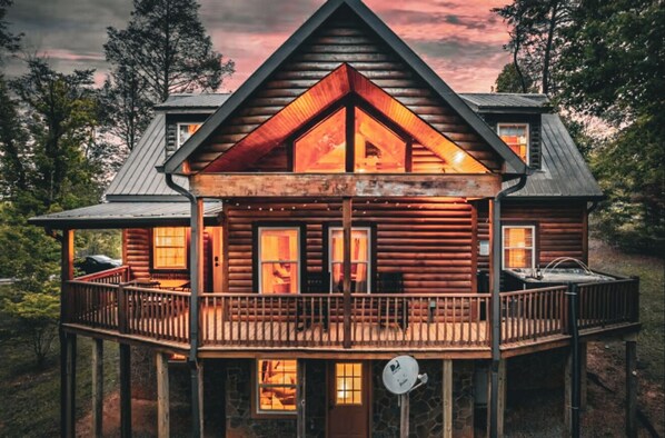 Exterior - NEW! The Cowboy-5BR Cabin w/HT, Game Room & Pool Access (Sevierville)