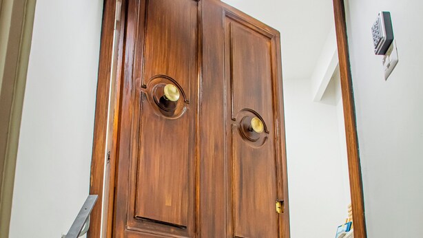 Unclassified image, 1 of 23, button - Inner Naples (Naples)
