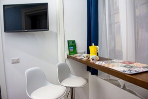 Studio | Television - Inner Naples (Napoli)