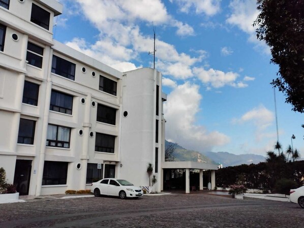 Exterior - Hotel Miralvalle (San Pedro Sacatpéquez)