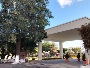 Property grounds - Hotel Miralvalle (San Pedro Sacatpéquez)