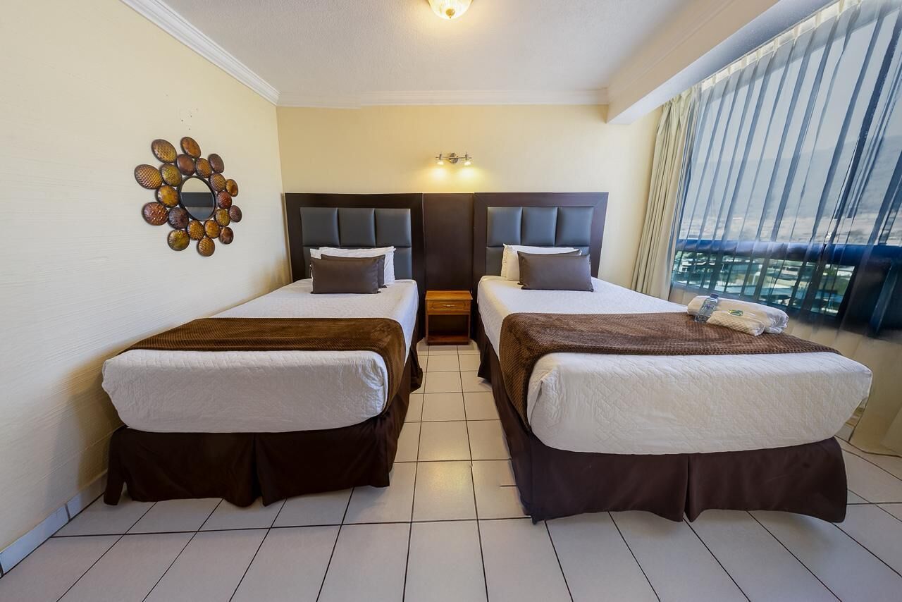 Rom | Skrivebord, skrivebord for bærbar PC og wi-fi (inkludert)