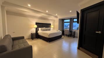 مكتب ومساحة عمل للكمبيوتر المحمول وواي فاي مجانًا