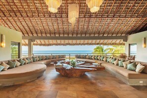 Property grounds - Casa Julia | Stunning Views | Steps From The Beach (Puerto Escondido)