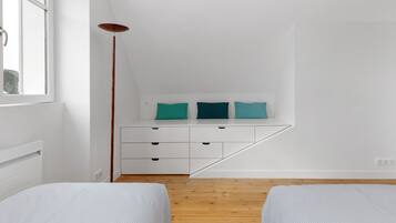 Fer et planche Ă repasser, Wi-Fi, draps fournis