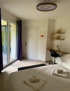 1 bedroom, iron/ironing board, free WiFi, bed sheets - View Point Mountain Lake 4* (Annecy)