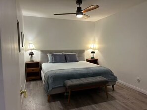 1 bedroom, iron/ironing board, WiFi, bed sheets - Fabulous 1-bedroom Guesthouse with AC in sunny Los Angeles (Los Angeles)