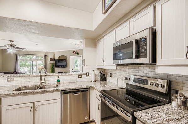 Private kitchen - 2bd/2ba North Scottsdale Condo (Scottsdale)