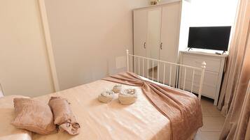 Bügeleisen/Bügelbrett, WLAN, Bettwäsche