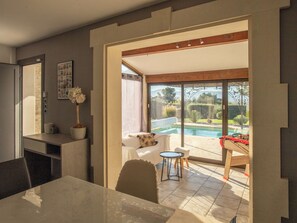 TV, books - La Villa Ange - Villa 10 pers avec piscine à Puget (Puget)