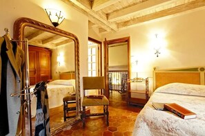 4 chambres, fer et planche à repasser, Wi-Fi gratuit