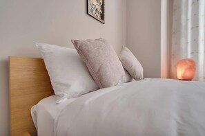 2 slaapkamers, een strijkplank/strijkijzer, wifi, beddengoed