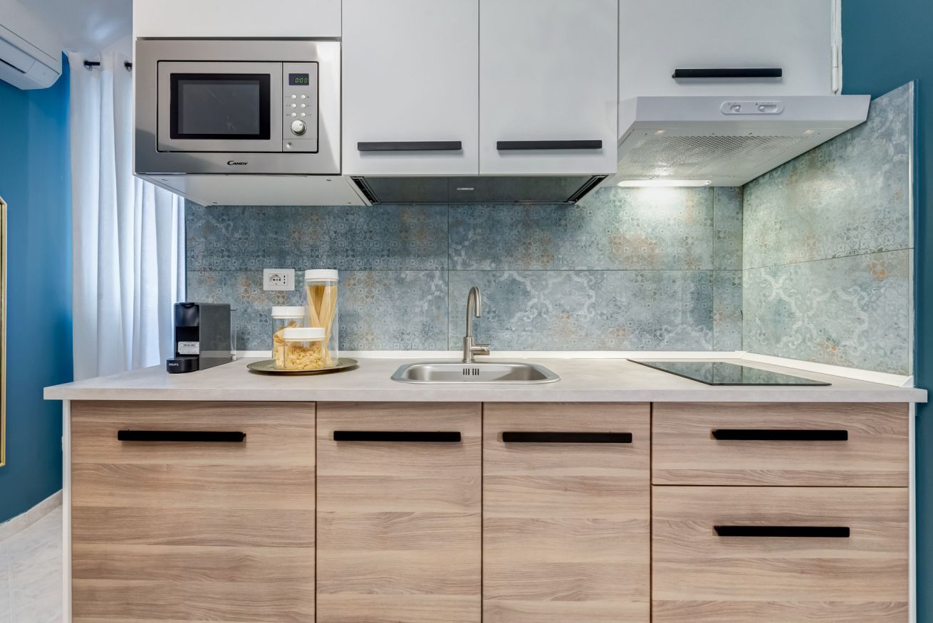 Fridge, microwave, stovetop, toaster