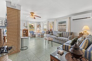 TV - The Historic Kent House on Marisol (South Padre Island)